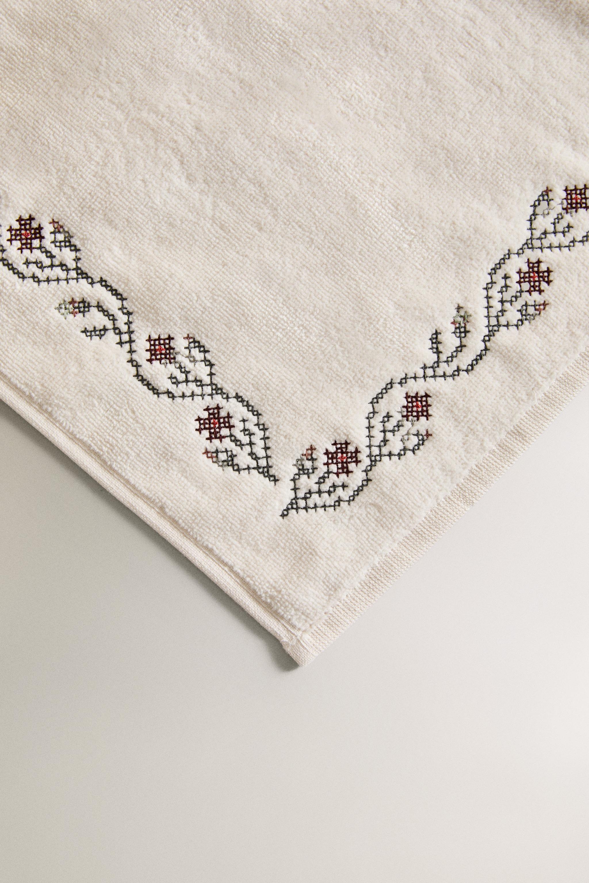 EMBROIDERED CROSS STITCH BATH TOWEL